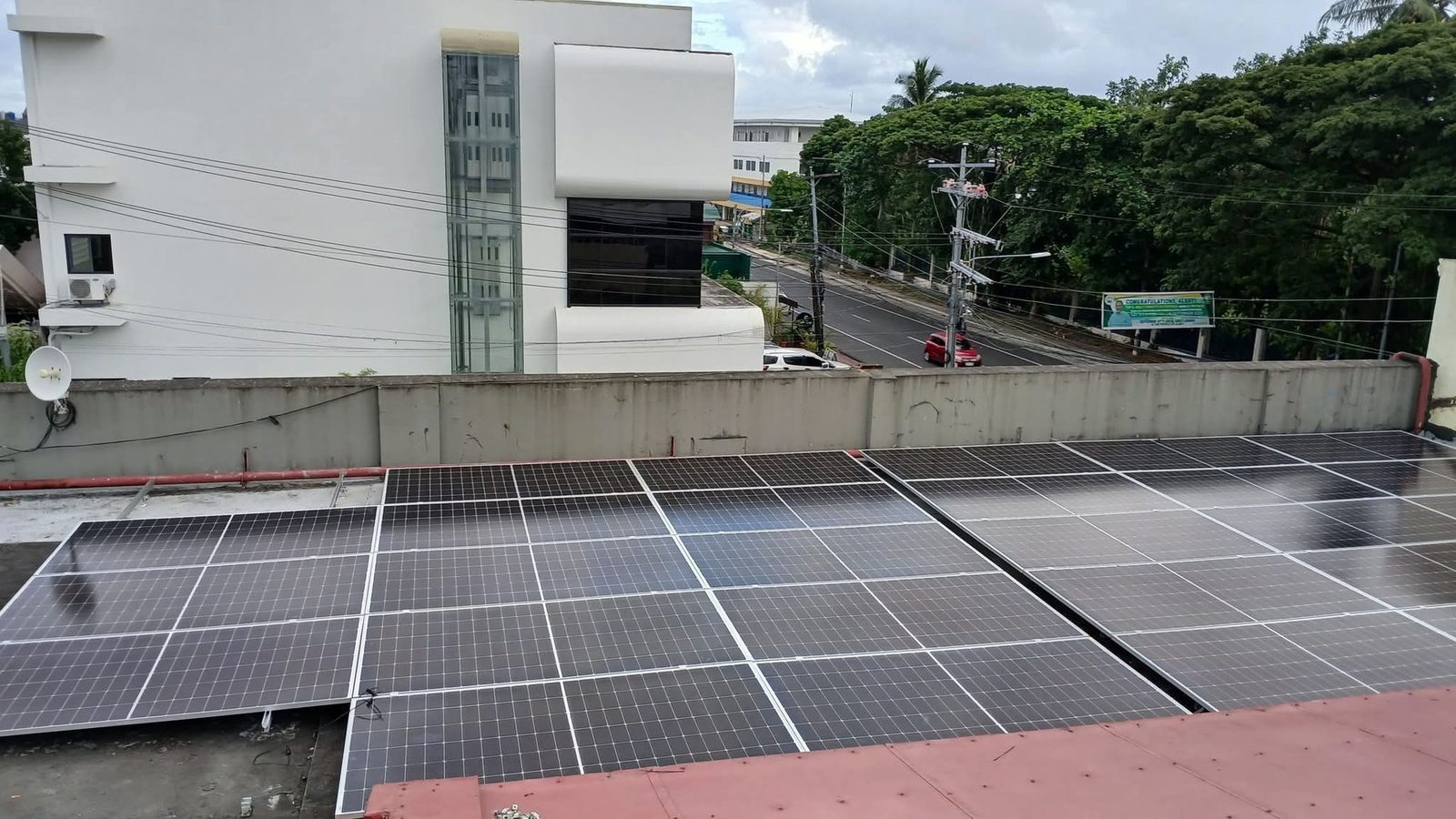 REC solar panel with RSD power optimizer and monitoring
